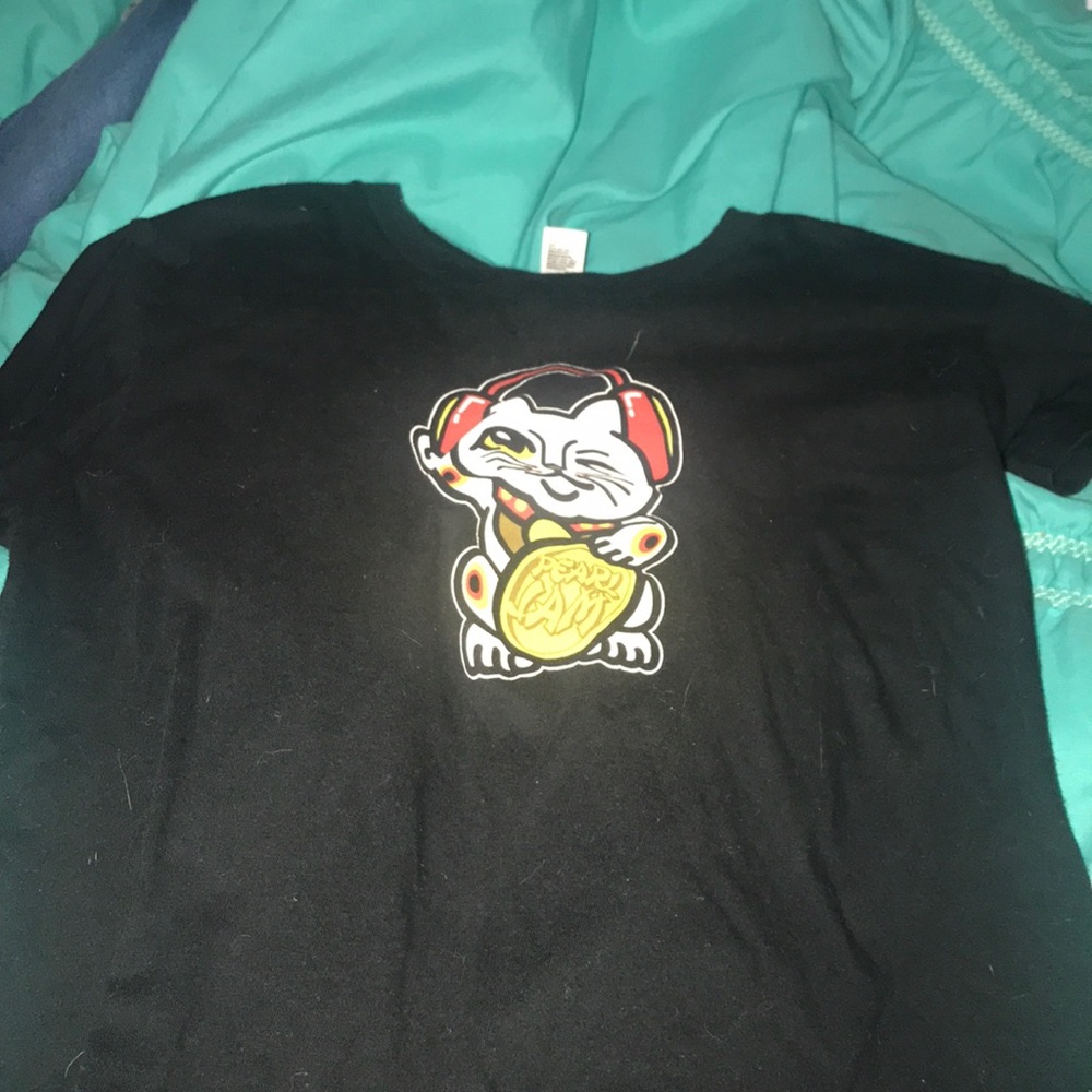 Black Pearl Jam t-shirt